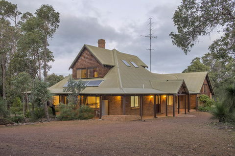 A Hidden Bush Delight - Darwin Holiday 0