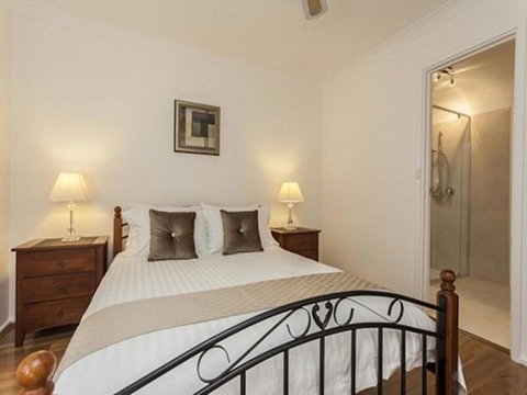 Attadale Excutive Villa - Darwin Holiday 13