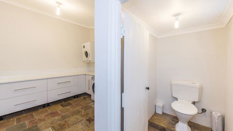 Leisurely Manor - Spacious Three Bedroom Home In Fremantle - Darwin Holiday 12