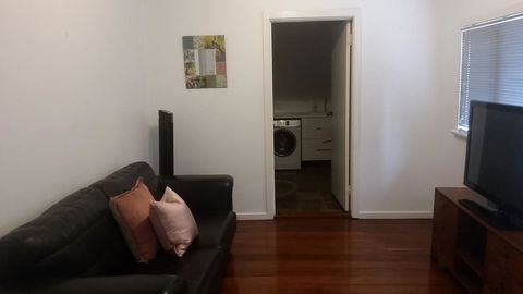 Leisurely Manor - Spacious Three Bedroom Home In Fremantle - Darwin Holiday 11