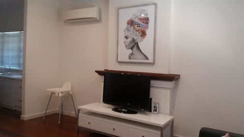 Leisurely Manor - Spacious Three Bedroom Home In Fremantle - Darwin Holiday 6