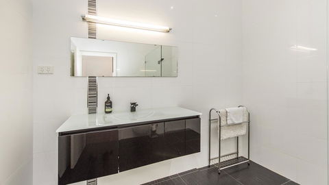 Leisurely Manor - Spacious Three Bedroom Home In Fremantle - Darwin Holiday 18