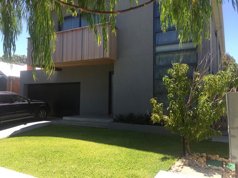 The Pool House - Fremantle - Darwin Holiday 4