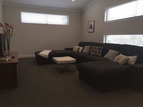 The Pool House - Fremantle - Darwin Holiday 3