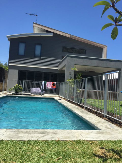 The Pool House - Fremantle - Darwin Holiday 0