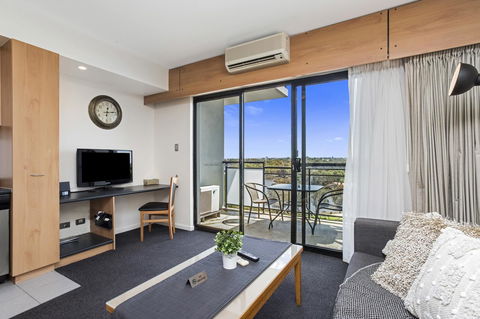 508 Stupendous Sunsets & Views Pool Gym Parking - Darwin Holiday 5