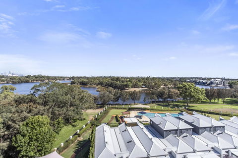 508 Stupendous Sunsets & Views Pool Gym Parking - Darwin Holiday 34
