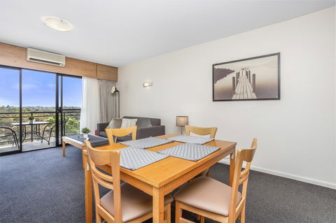 508 Stupendous Sunsets & Views Pool Gym Parking - Darwin Holiday 8