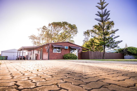 The Bothy Lancelin Family Retreat - Darwin Holiday 0