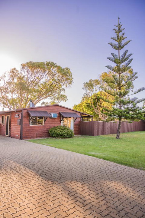 The Bothy Lancelin Family Retreat - Darwin Holiday 11