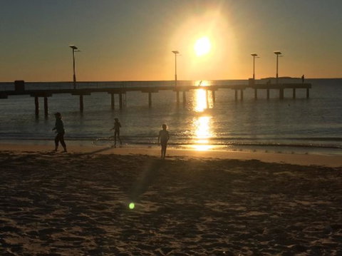 Don\'t Worry Be Happy - Darwin Holiday 2