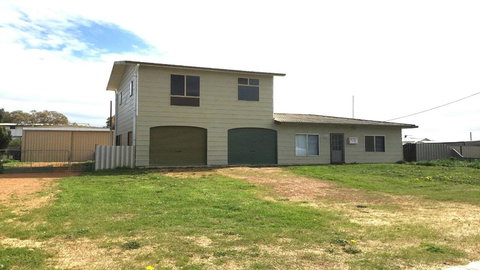 Don\'t Worry Be Happy - Darwin Holiday 0