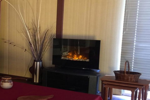 Don\'t Worry Be Happy - Darwin Holiday 6