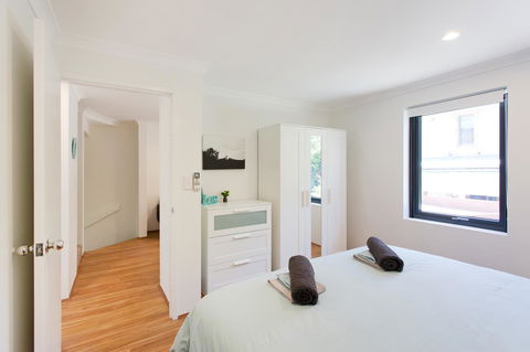 Monument Hill Townhouse - Fremantle - Darwin Holiday 8