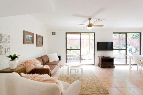 Monument Hill Townhouse - Fremantle - Darwin Holiday 14