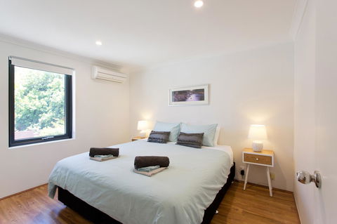 Monument Hill Townhouse - Fremantle - Darwin Holiday 6