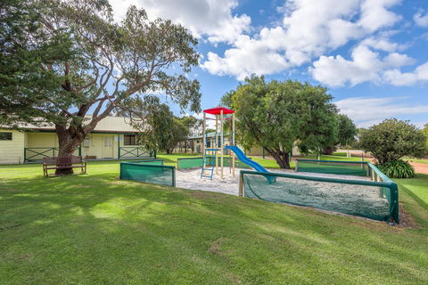 Surfside Ocean Beach Denmark Holiday Accommodation - Darwin Holiday 0