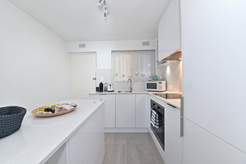 Cottesloe Apartment Close To Beach - Darwin Holiday 3