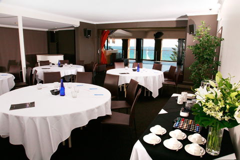 Cottesloe Beach Hotel - Darwin Holiday 18