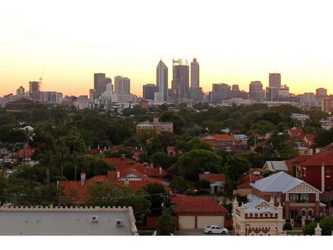 Lawley Luxury Views - Perth City, Swan River - Darwin Holiday 24