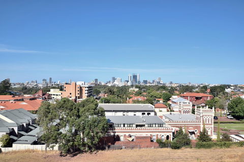 Lawley Luxury Views - Perth City, Swan River - Darwin Holiday 31