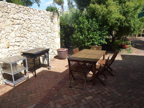 The Russell House - Darwin Holiday 17