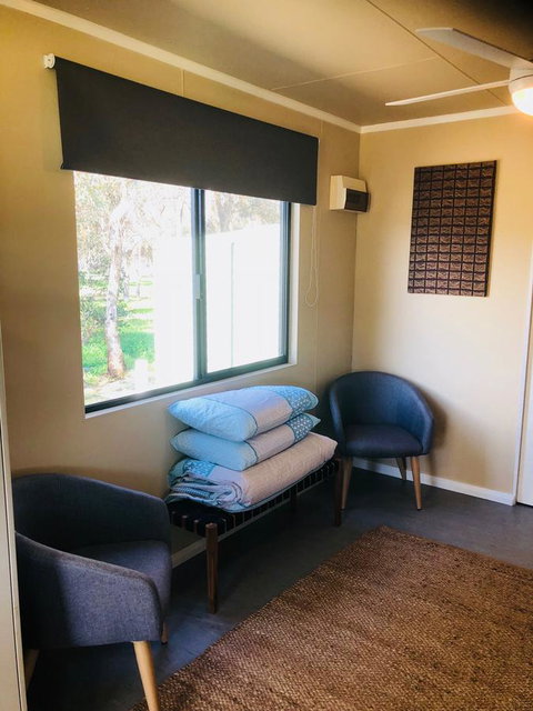 Kendenup Cottages And Lodge - Darwin Holiday 7