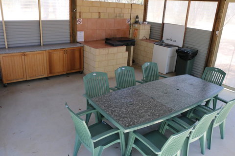 Kendenup Cottages And Lodge - Darwin Holiday 21