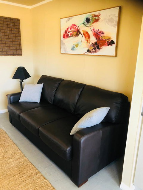 Kendenup Cottages And Lodge - Darwin Holiday 8