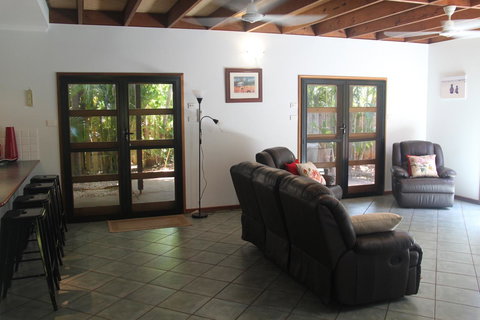 Beach House On Fox - Darwin Holiday 14