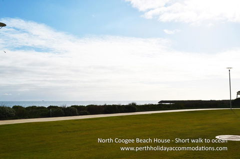 North Coogee Beach House - Darwin Holiday 9