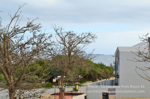 North Coogee Beach House - Darwin Holiday 8
