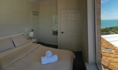 Caravel Beach House Mandurah - Darwin Holiday 4