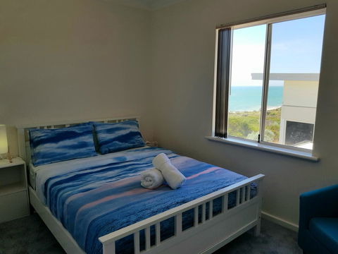 Caravel Beach House Mandurah - Darwin Holiday 3