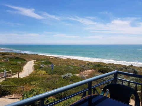 Caravel Beach House Mandurah - Darwin Holiday 8