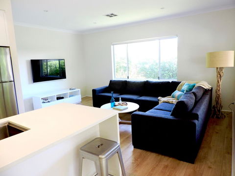 Contemporary Cove - Quindalup - Darwin Holiday 5