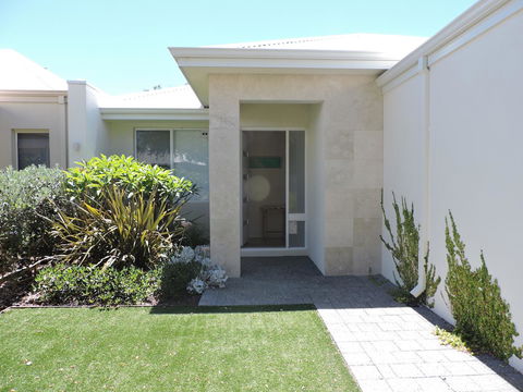 Contemporary Cove - Quindalup - Darwin Holiday 2
