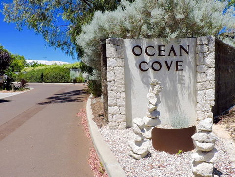 Contemporary Cove - Quindalup - Darwin Holiday 1