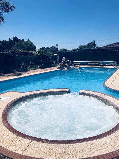 Swan Valley Rest Cottage - Darwin Holiday 18