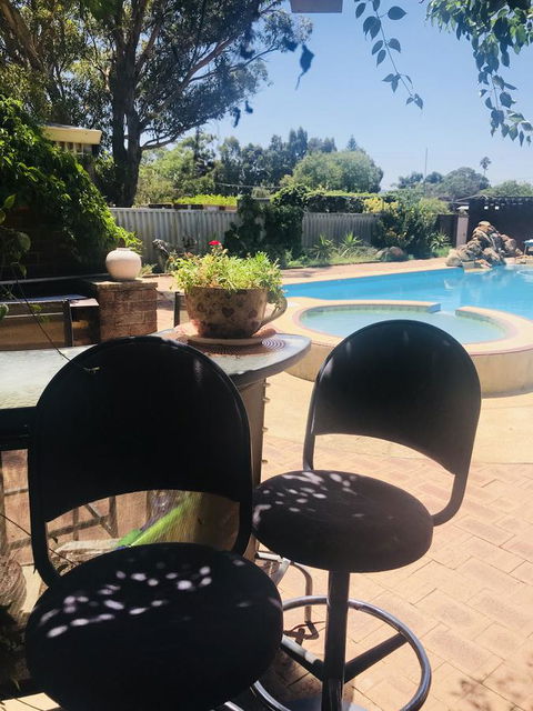 Swan Valley Rest Cottage - Darwin Holiday 12