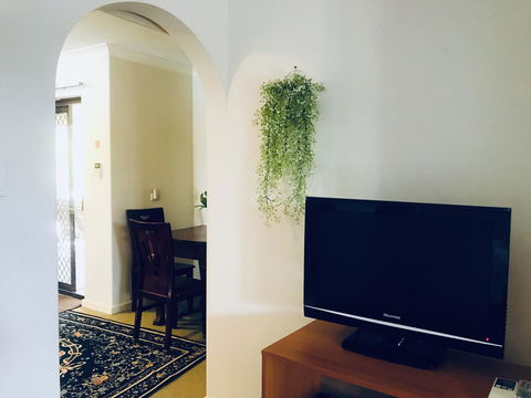 Swan Valley Rest Cottage - Darwin Holiday 6