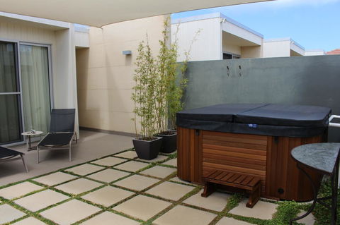 Alouarn Apartments - Darwin Holiday 2