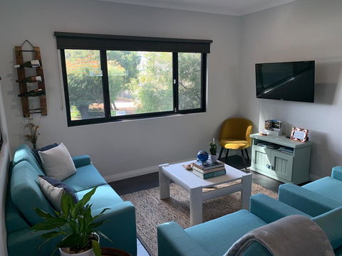 Starboard Drift - Captain & Crew - In Town Entire House For 8 - Darwin Holiday 19