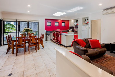 Downton Villa - Darwin Holiday 11