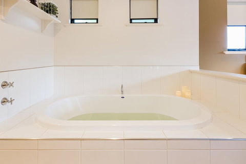 Downton Villa - Darwin Holiday 18