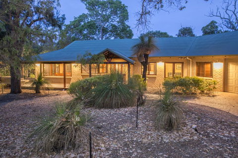 53 Martina Drive - Darwin Holiday 1
