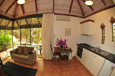 Waterfall Cottages - Darwin Holiday 18