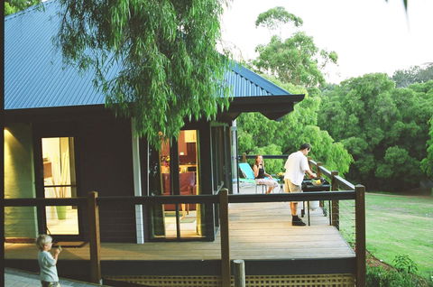 Waterfall Cottages - Darwin Holiday 1
