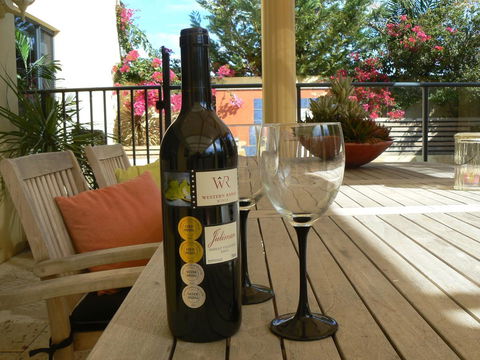 Le Boulevard - Darwin Holiday 7