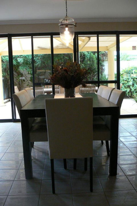 Le Boulevard - Darwin Holiday 10